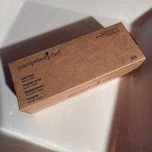 Pampered Chef Garlic Press